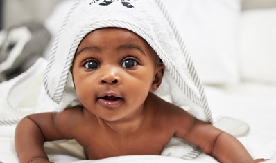 mantenga-seguro-a-su-bebe-a-la-hora-del-bano image